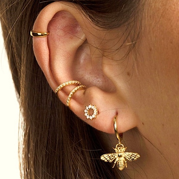 Gold honey bee earrings hoops 18k gold spring! - Picture 1 of 11